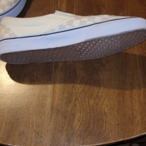 Vans - Picture 2 of 4